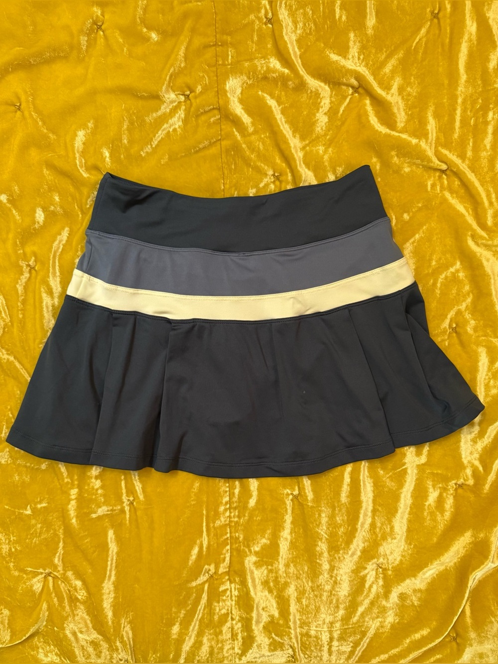 Nike-  Dry-Fit Court- Pleated Tennis Skort. SMALL - Picture 2 of 4